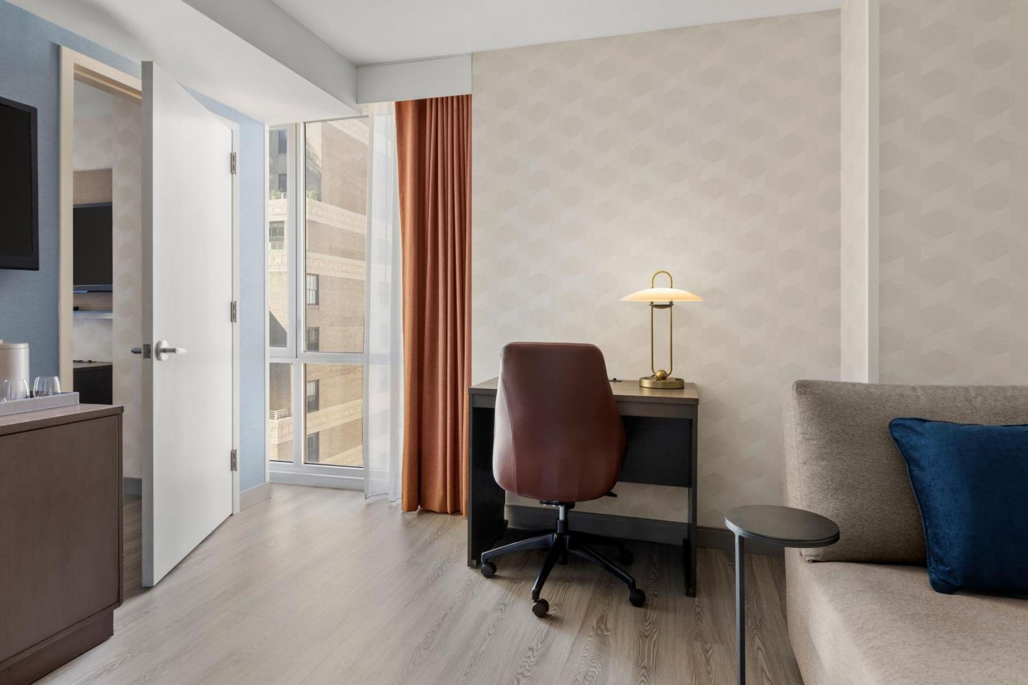 Courtyard By Marriott New York Manhattan/Chelsea Экстерьер фото