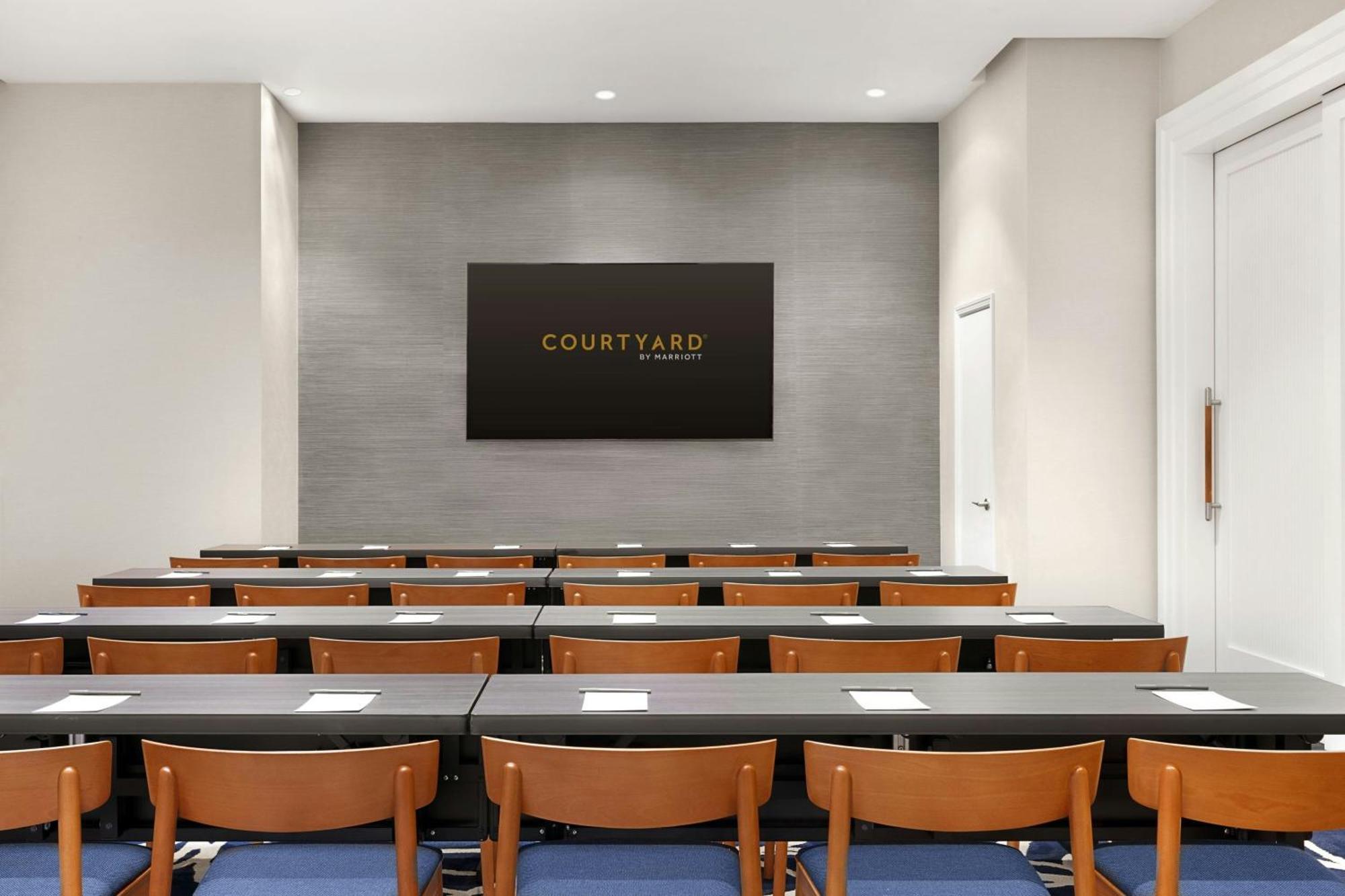 Courtyard By Marriott New York Manhattan/Chelsea Экстерьер фото