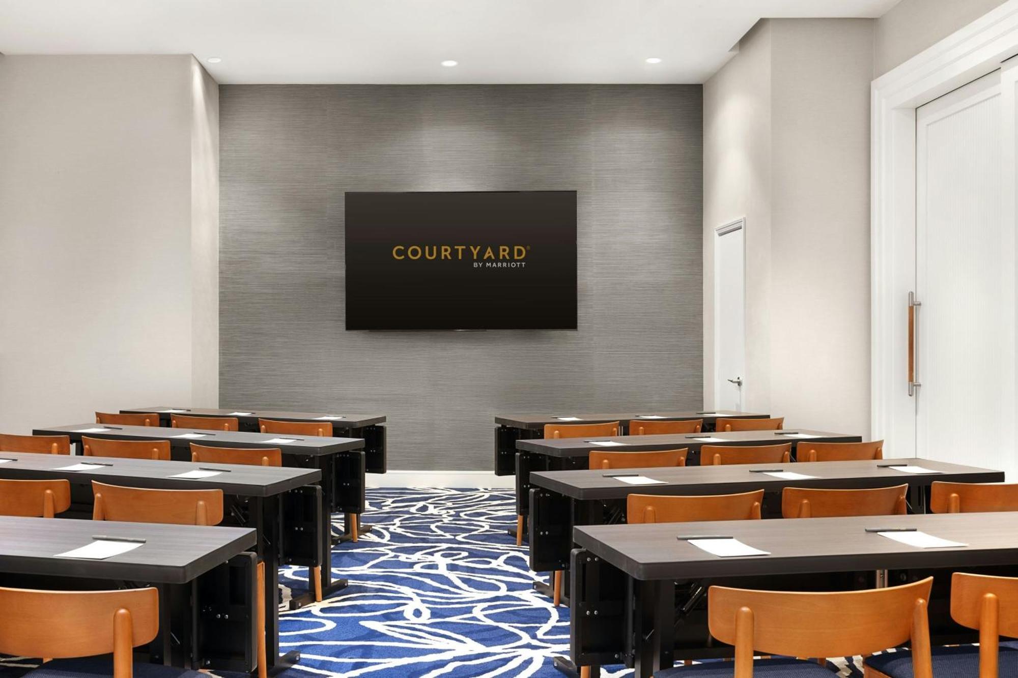Courtyard By Marriott New York Manhattan/Chelsea Экстерьер фото