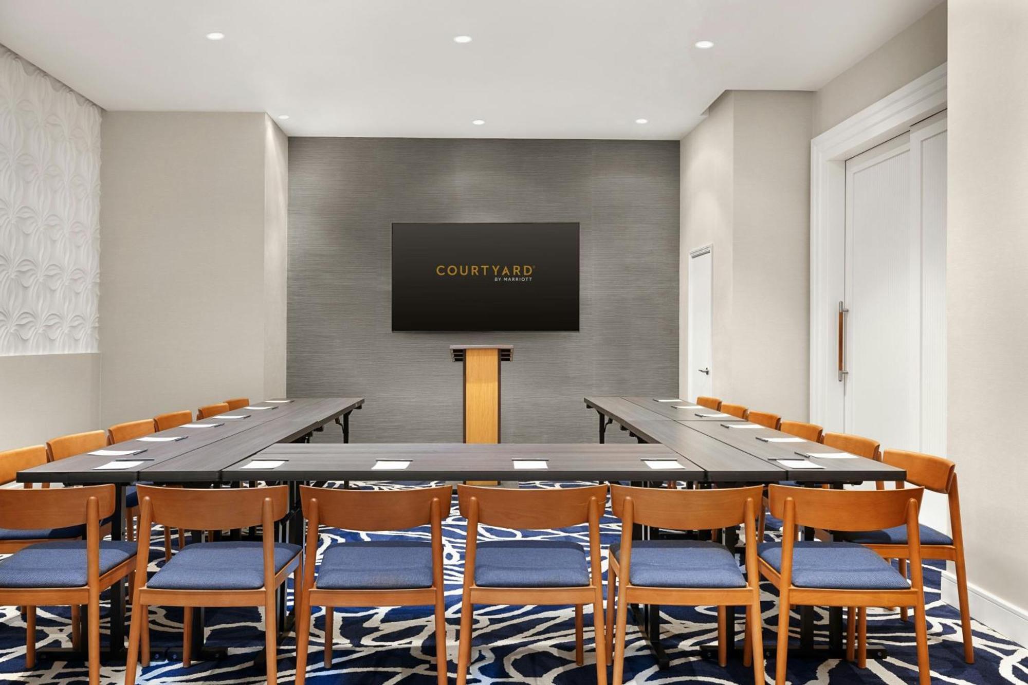 Courtyard By Marriott New York Manhattan/Chelsea Экстерьер фото