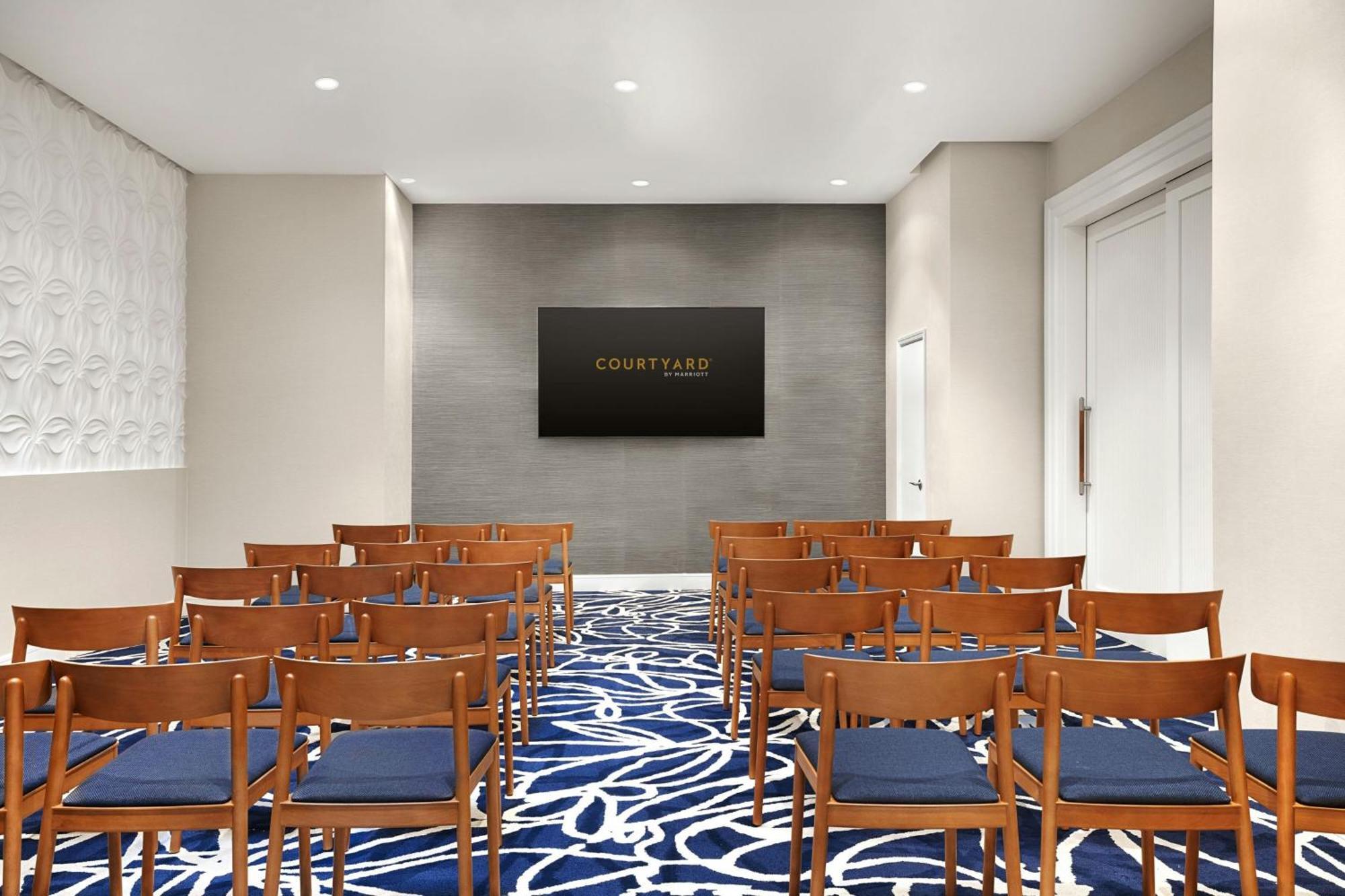 Courtyard By Marriott New York Manhattan/Chelsea Экстерьер фото